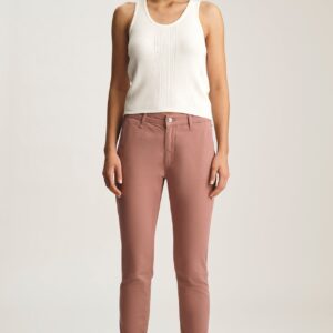 KATHLEEN SLIM CHINO IN OLD MAGENTA TWILL - Image 4