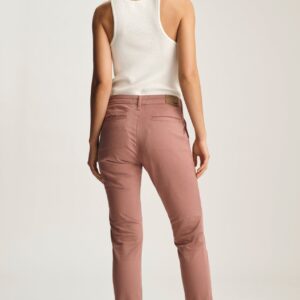 KATHLEEN SLIM CHINO IN OLD MAGENTA TWILL - Image 3